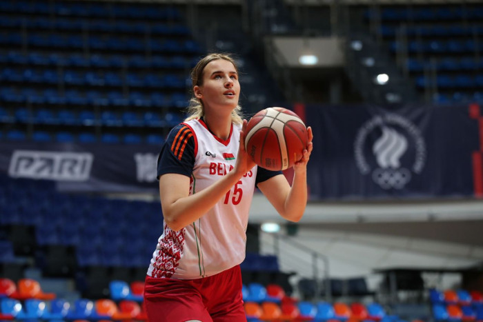 Первый товарищеский поединок завершился победой сборной России